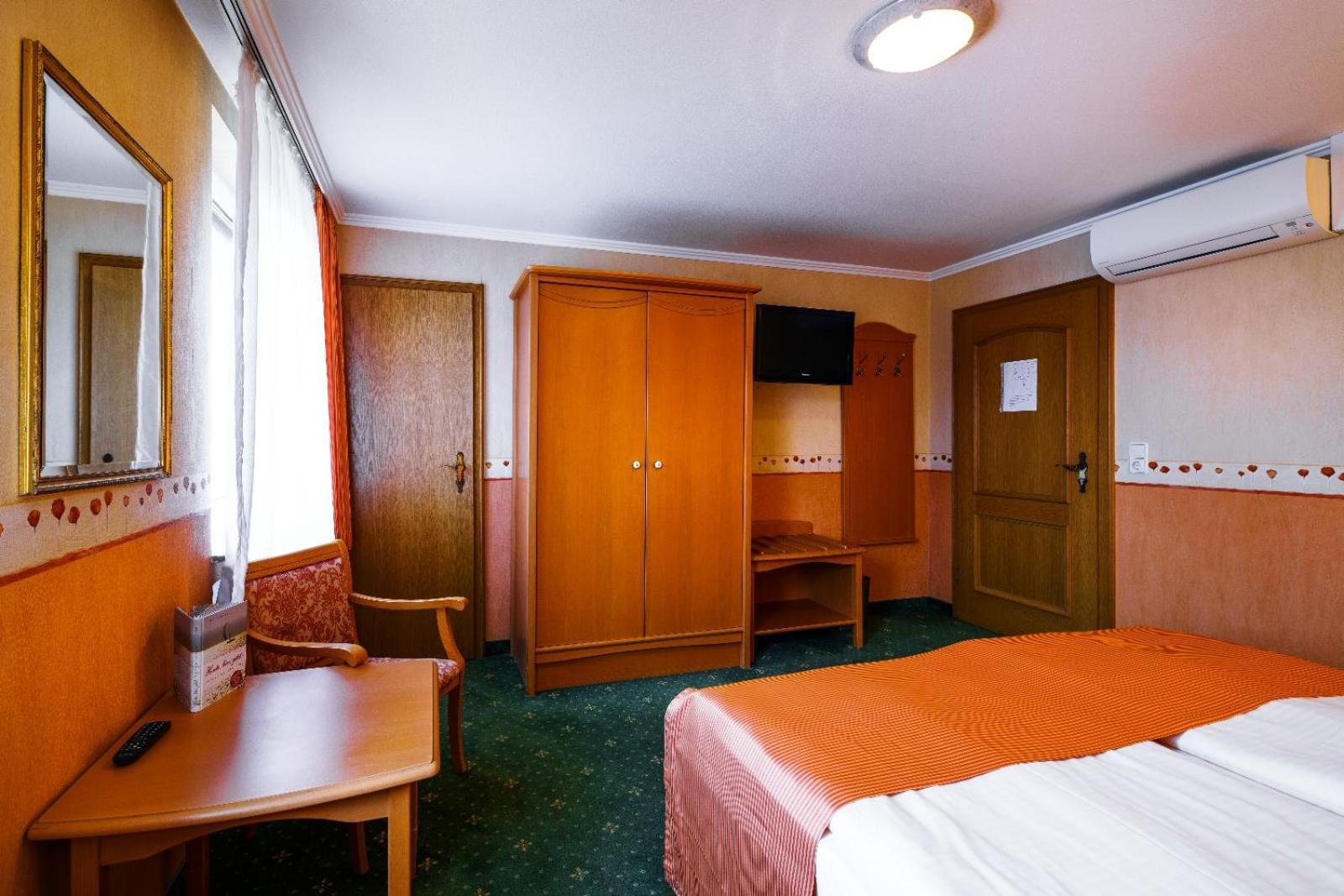 Hotel Ruedesheimer Hof Рюдесхайм-на-Рейне Экстерьер фото