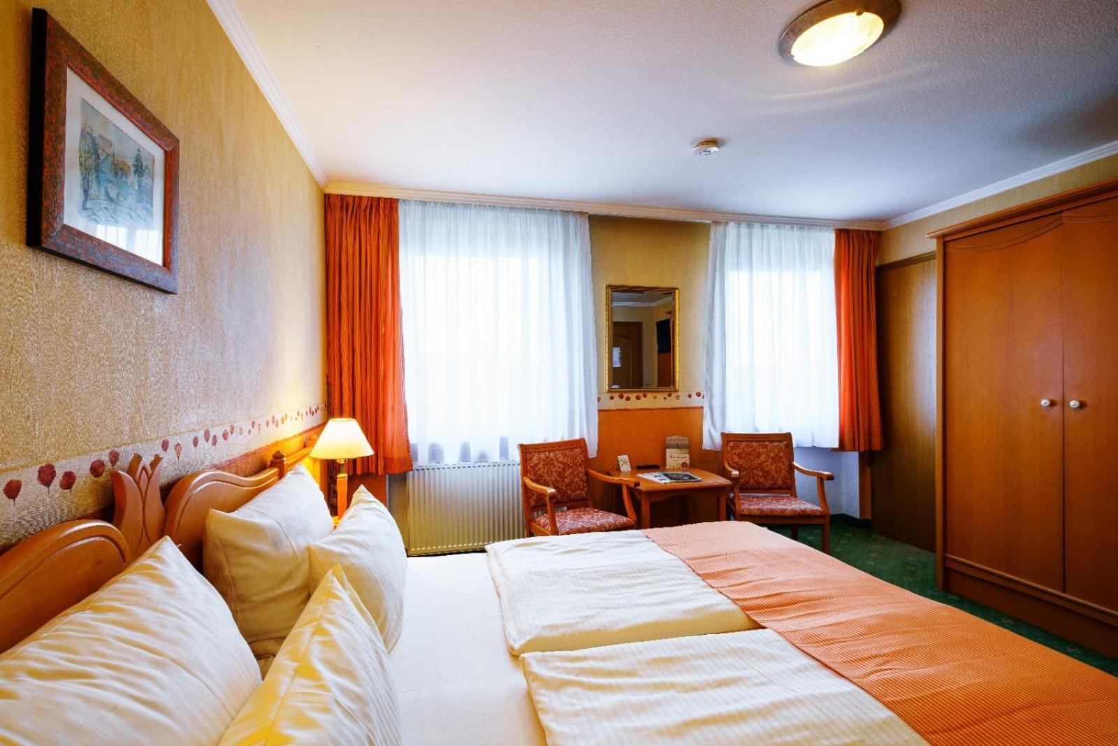 Hotel Ruedesheimer Hof Рюдесхайм-на-Рейне Экстерьер фото