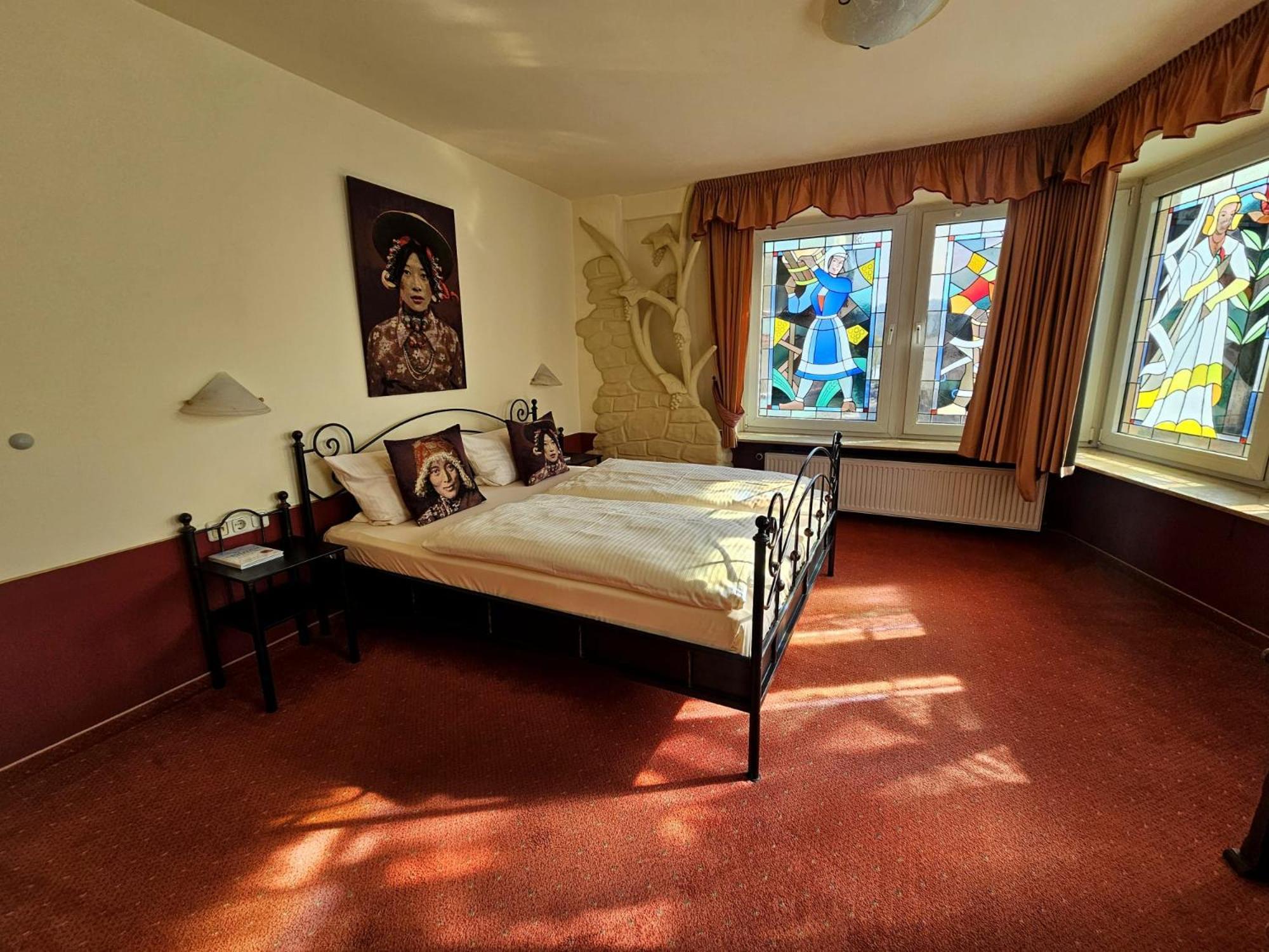 Hotel Ruedesheimer Hof Рюдесхайм-на-Рейне Экстерьер фото
